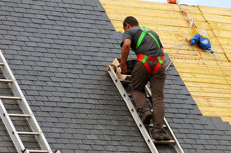 Why You Should Hire a Professional Roofing Contractor for Your Roof Repair Job