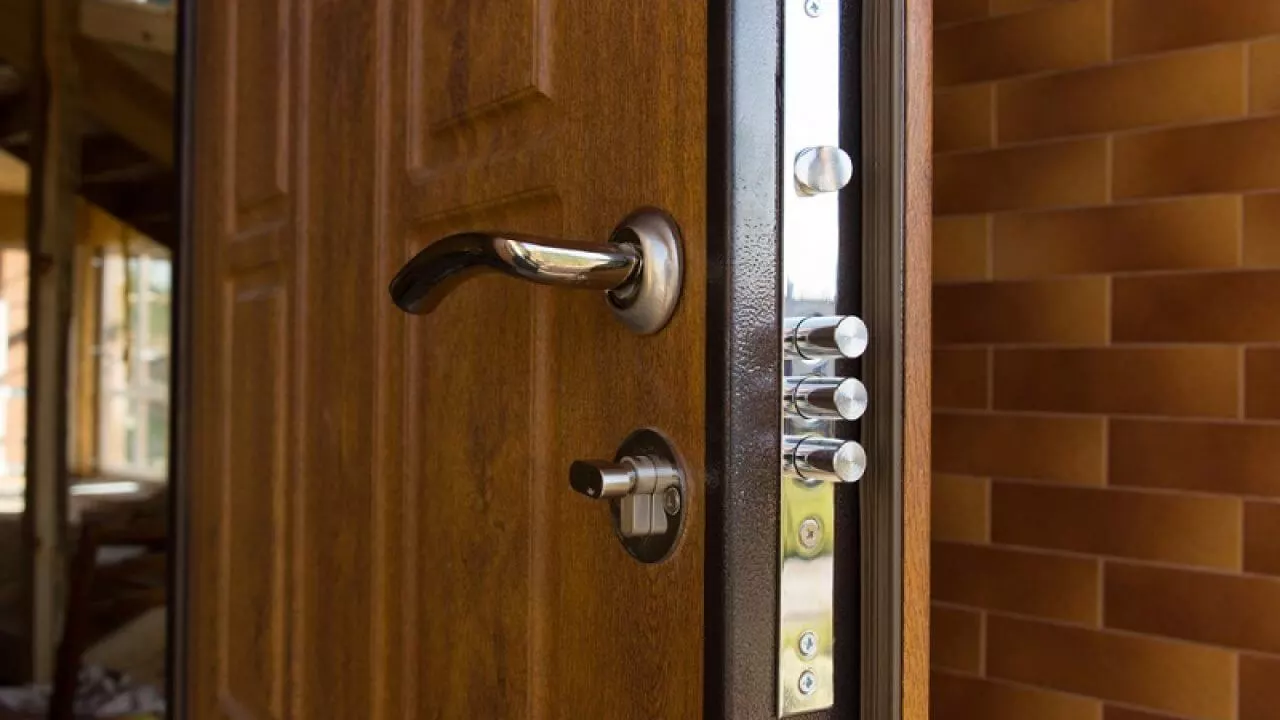 Installing-Security-Doors