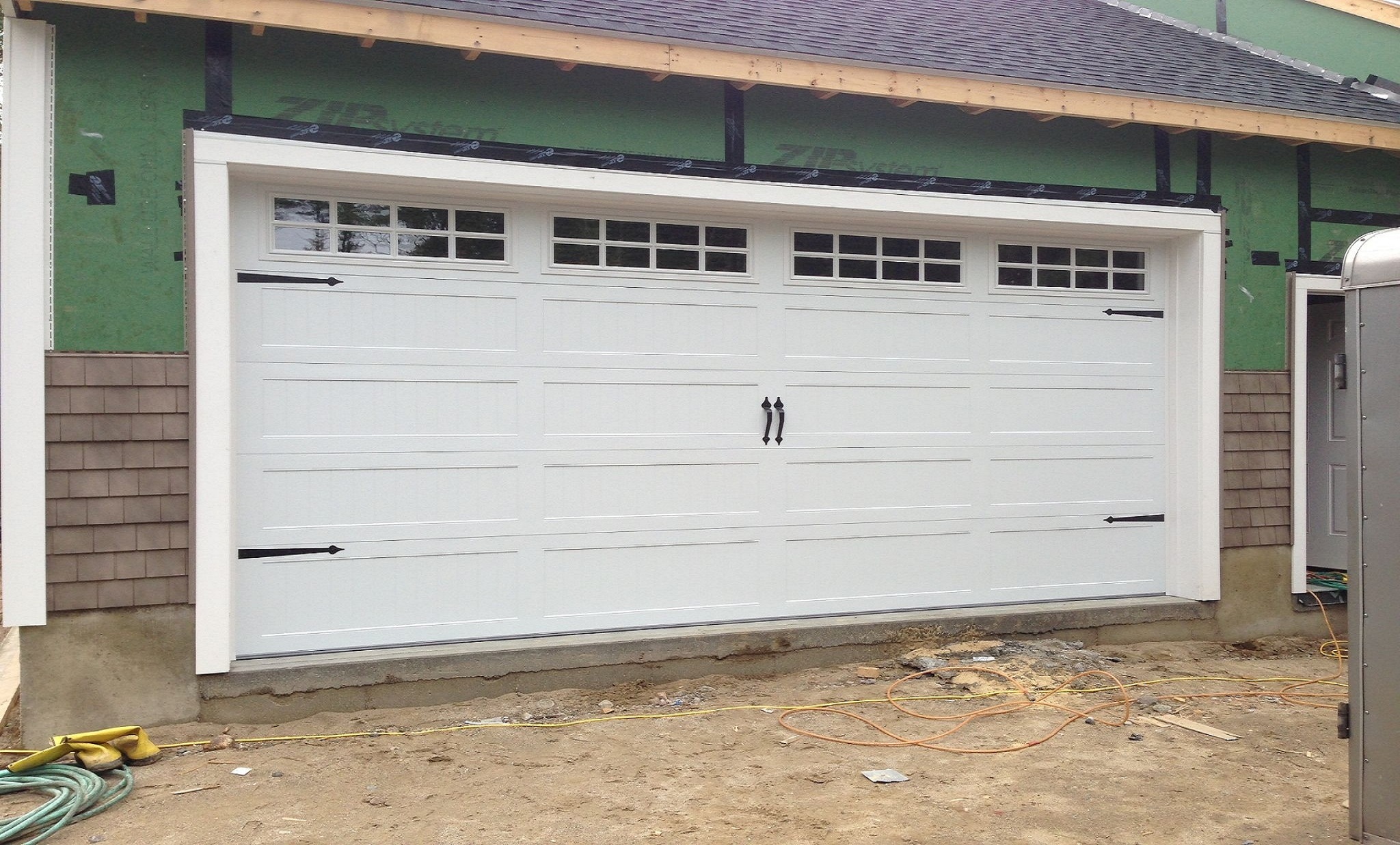 How To Enhance The Appeal Of Your Old Garage Door?