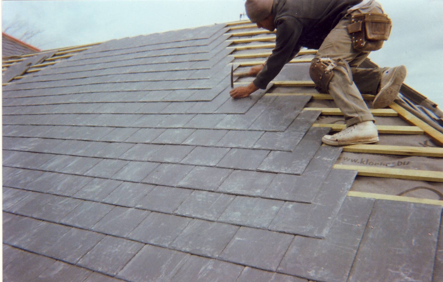 Why You Should Check a Roofing Contractor's Credential